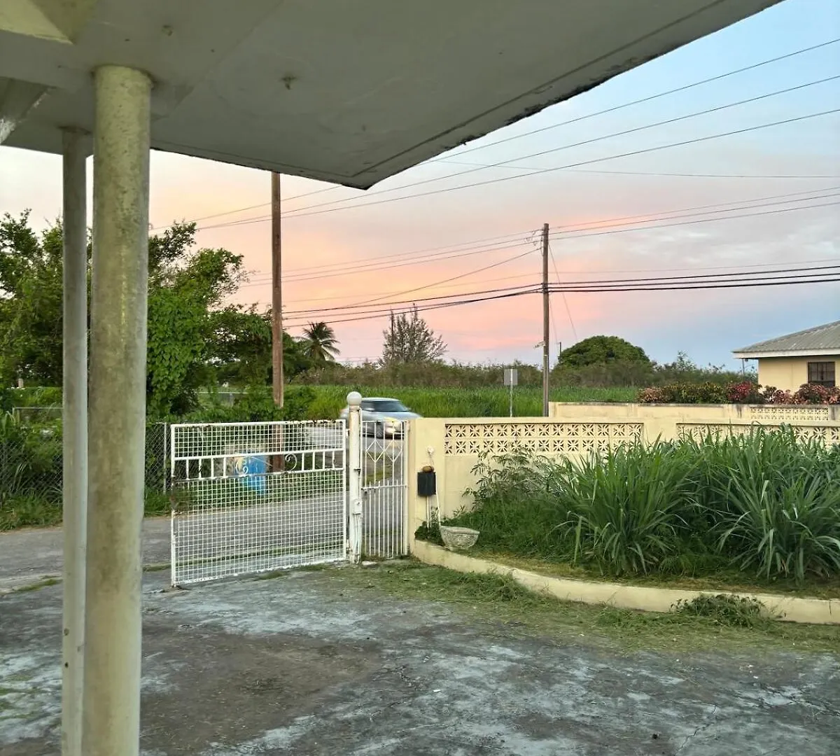 منزل للإقامة 5 Mins From Beach, Breezy Bright Room, St James سانت مايكل بربادوس